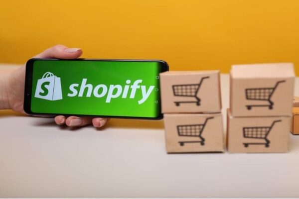 Shopify stores on social media